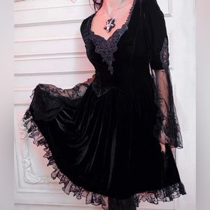 Killstar - Marya Brocade Dress - Velvet Vampire Dress Lace Bell Sleeves XS